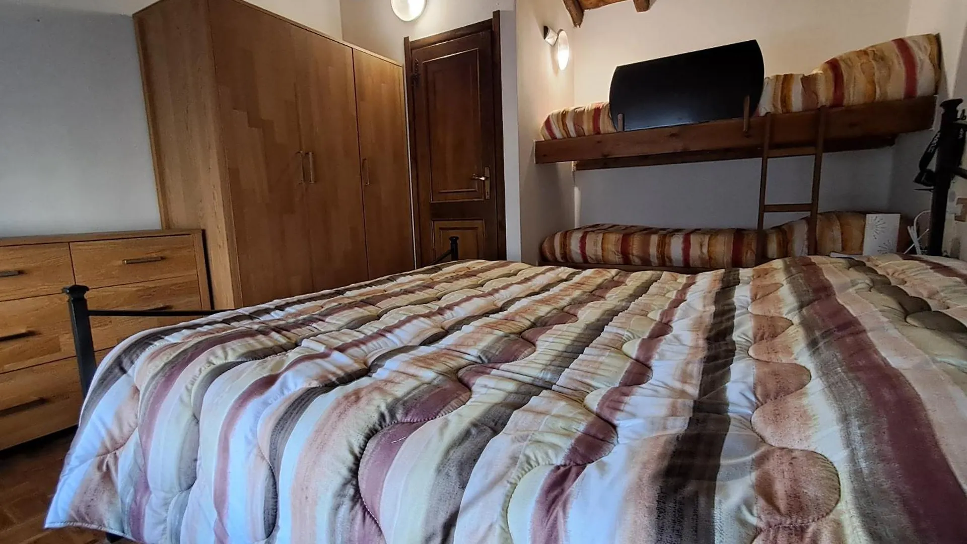 Casa Tra I Boschi Apartment Esino Lario Italy